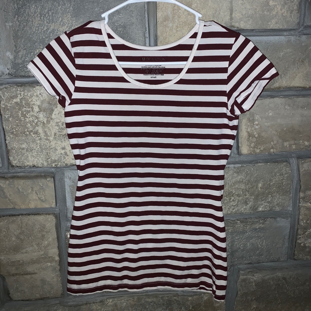 DE COLLECTION MAROON STRIPPED SHORT SLEEVE